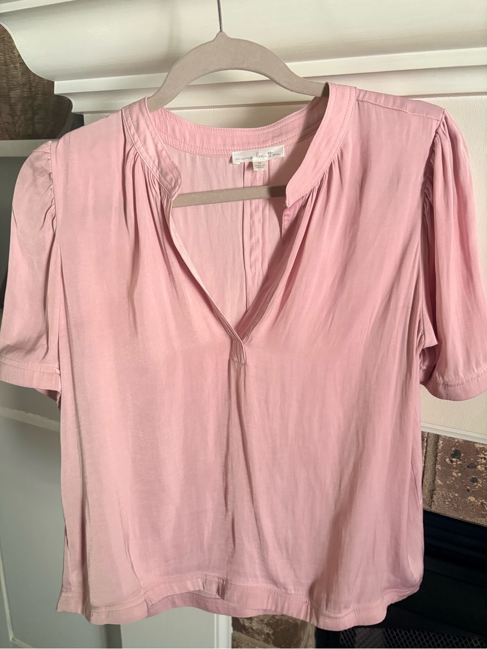 Nine Britton short -Sleeve V-Neck Blouse